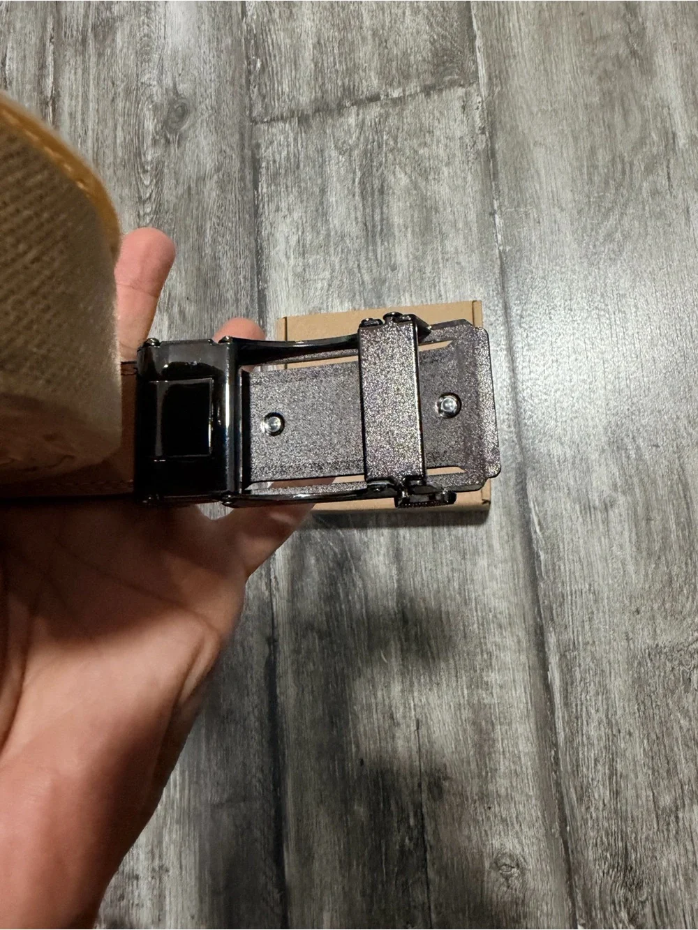 Men's Black Ratchet Belt with Glossy Textured Buckle